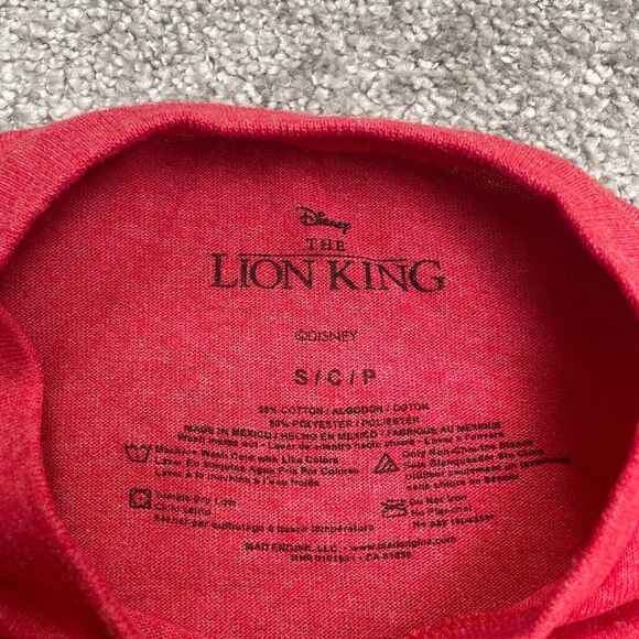 Disney Lion King Hakuna Matata T-Shirt Womens Small Red Crew Neck Graphic Tee - Picture 4 of 8